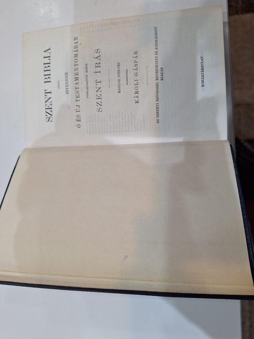 Biblia in limba maghiara