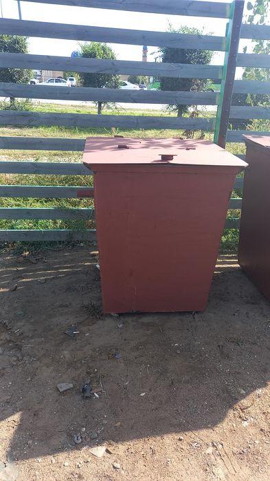 Продам срочно мусорный бак контейнер