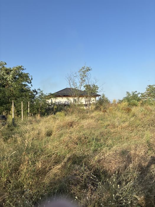 Vand teren intravilan 350 mp Preajba veche zona Semntest