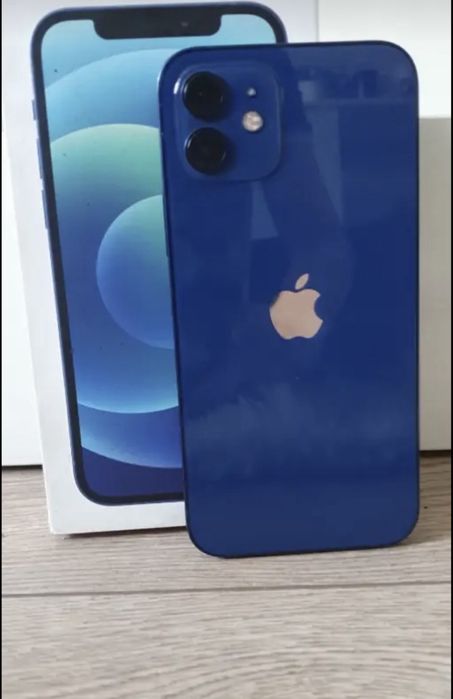 Продам срочно айфон 12