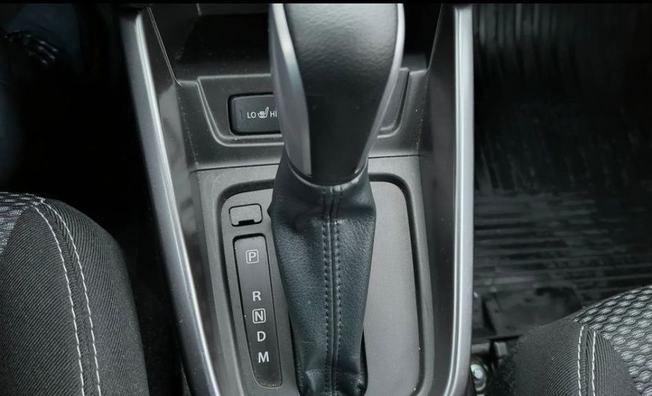 Suzuki Vitara 12.2019,automată,benzină, euro 6, carte service la zi doar la reprezentanță. Cumpărată de nouă din țară Accept test reprezentanță