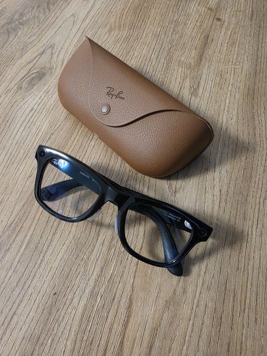 Ochelari smart Ray-Ban Meta Wayfarer (Mărimea 50) – Ca noi, pachet complet