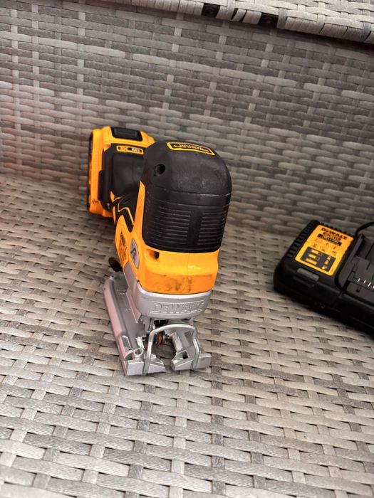 Pendular dewalt DCS335