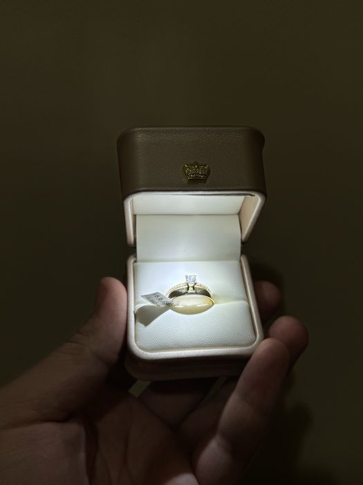 Yangi tilla uzuk sotiladi