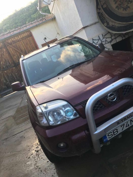 Vând nisan x trailar