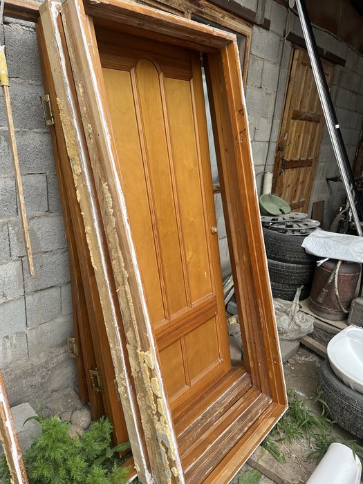 Продам межкомнатные деревянные двери