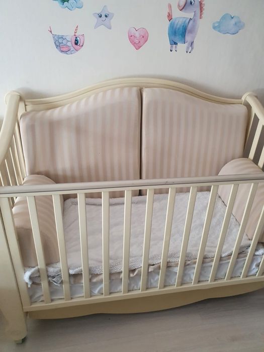 Детская кроватка