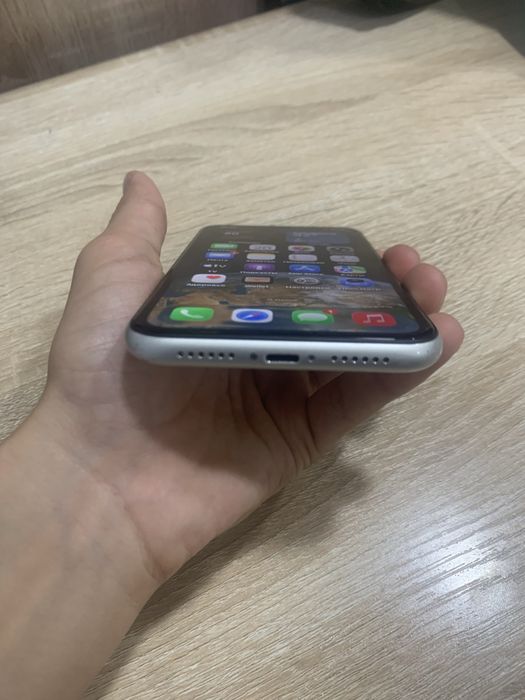 iPhone 11  64 Gb Ideal