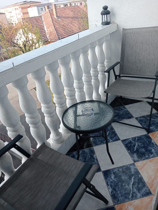 Închiriez apartament