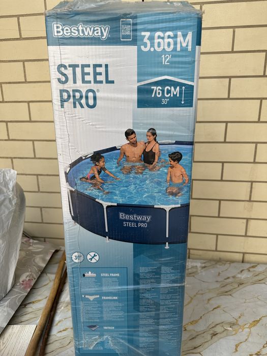 Продаётся бассейн bestway steel pro,