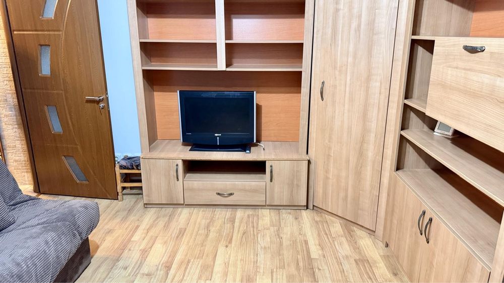 Inchiriez apartament 3 camere  Zona  scoala generala nr.4