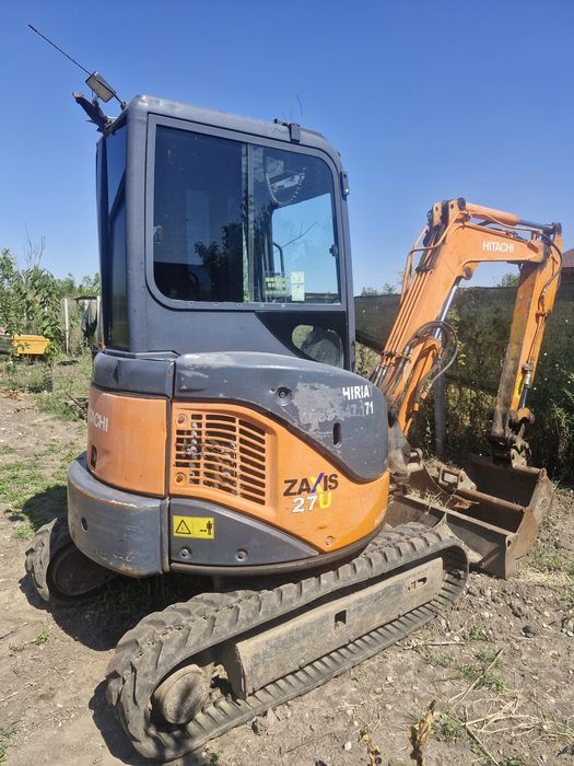 Inchiriez excavator,bobcat, compactor cu operator