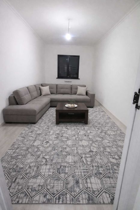 Bez makler Sergeli tumani navastroyka 2 xonali uyimni ijaraga beriladi