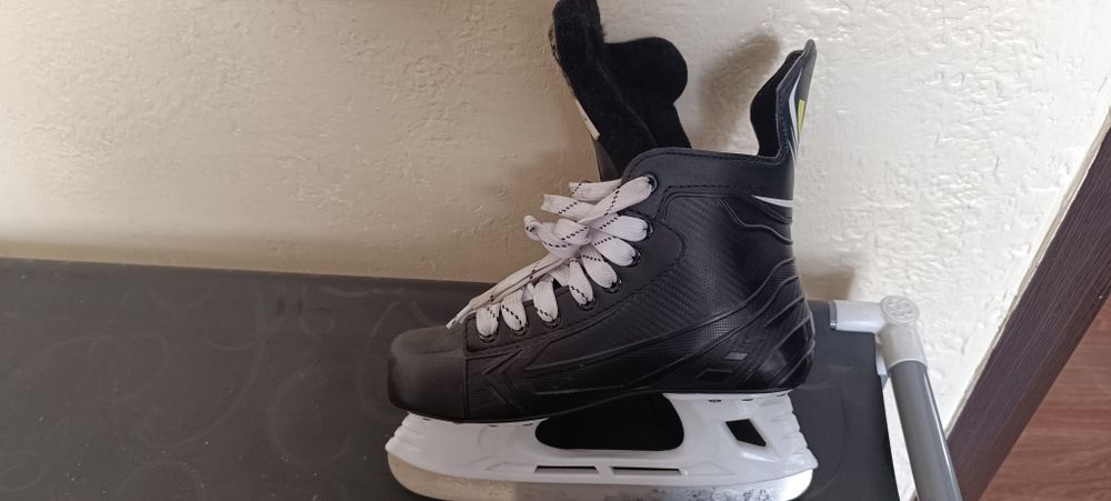 Коньки хоккейные фирмы MAPLE PK199