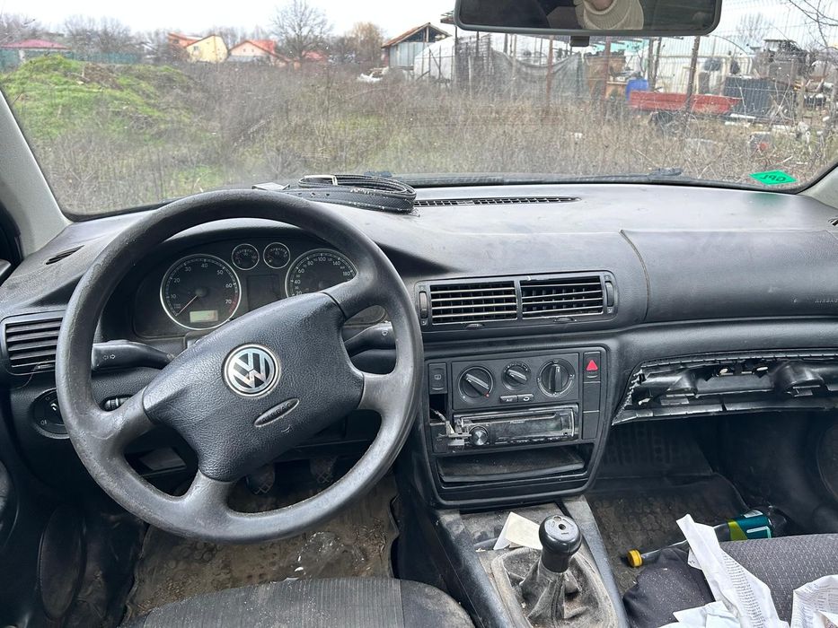 Vand/dezmembrez vw passat 2003 1.6Benzina+GPL