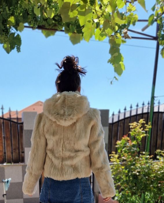 Haina de blana de dama