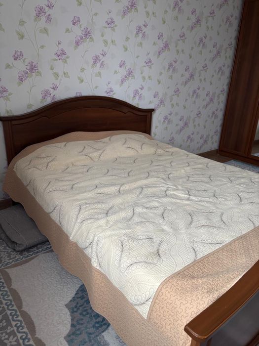 Продам спальный гарнитур