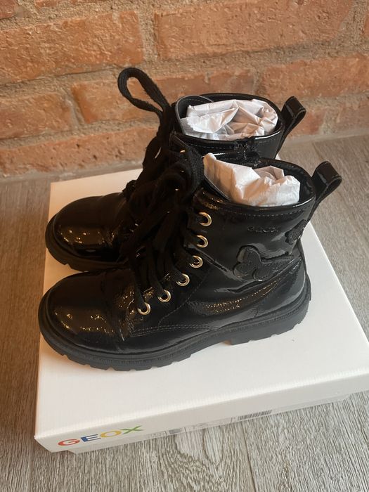 Ghete piele lacuita Geox