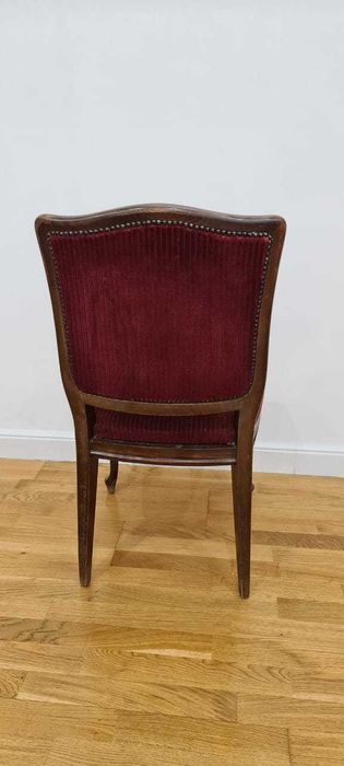 Раритетный стол со стульями