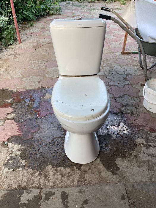 Продам унитаз/туалет