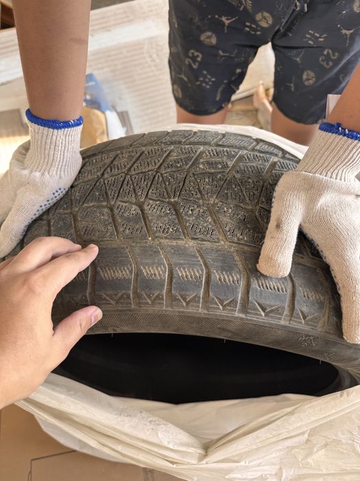 Продается шины зимние 285/50r20
