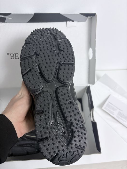 Off-White Be Right Back