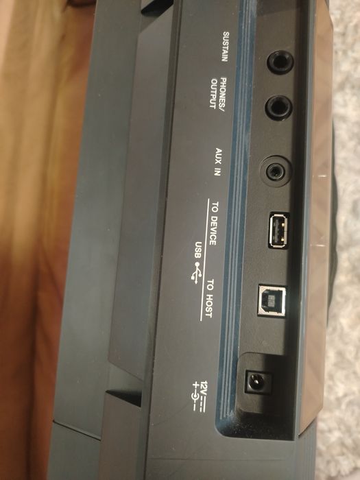 Orgă Yamaha Psr E463 + husa piele și STATIV