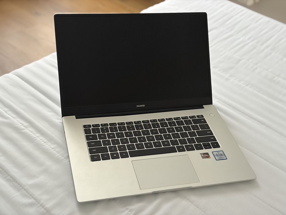 Laptop MateBook D16