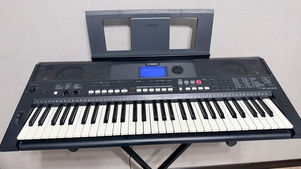 Синтезатор   Yamaha PSR E433 пианино