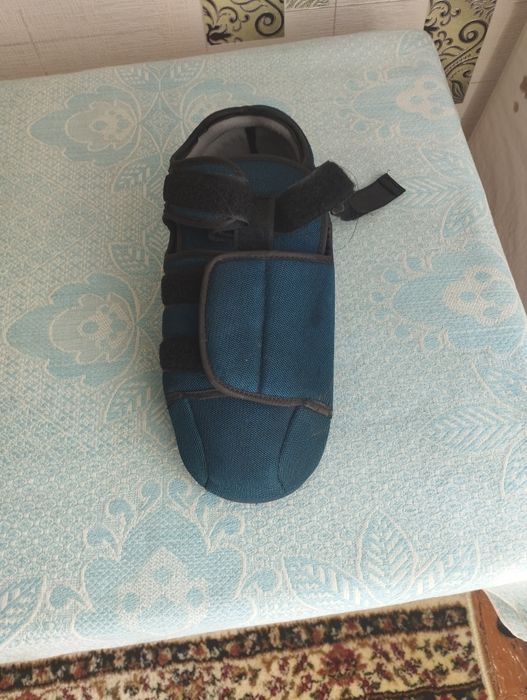 Продам  компенсаторный ботинок