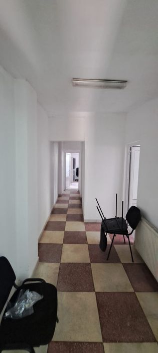 Spatiu de inchiriat 200 mp P+1 + curte 700 mp - Sos Alexandriei / Antiaeriana / Buc-Magurele (Clinica AIS) - 1760 euro