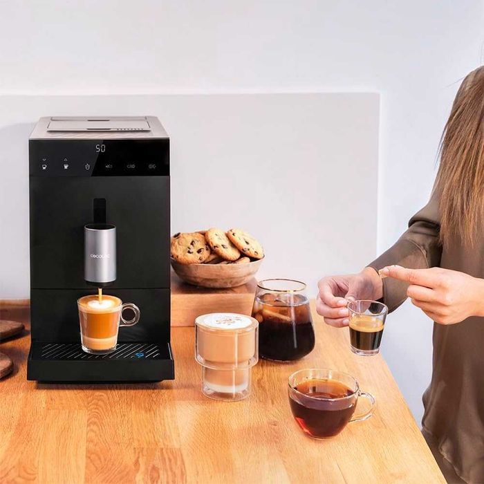 Кафеавтомат Cecotec Cremmaet Compact Steam 1350W 19Bar, кафемашина за кафе на зърна