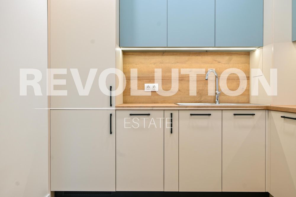 Дава се под наем Тристаен апартамент в София, Дианабад - 97 кв.м за 1296.42 € - Снимка #4