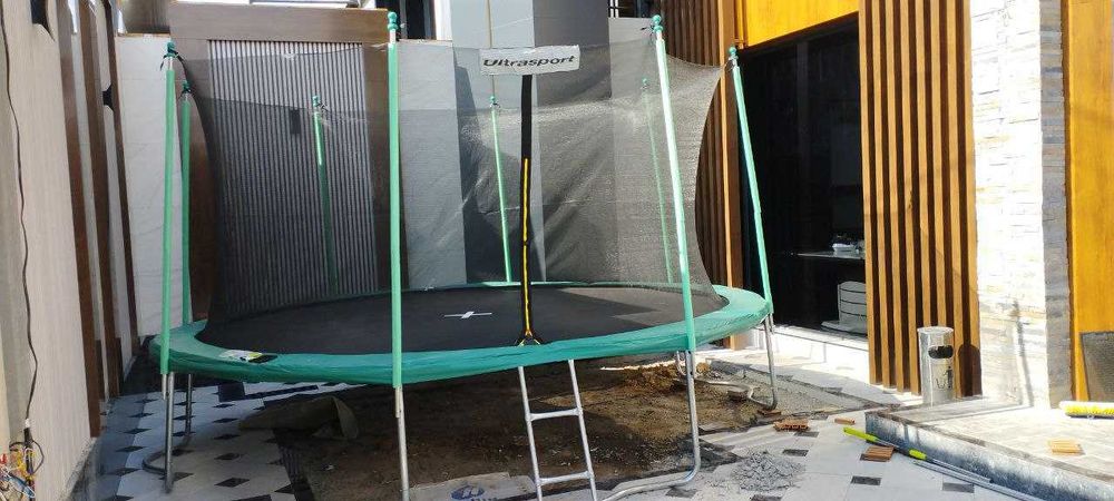 Батут каркасный Самый Большой-4,27 см. Доставка и установка бесплатно