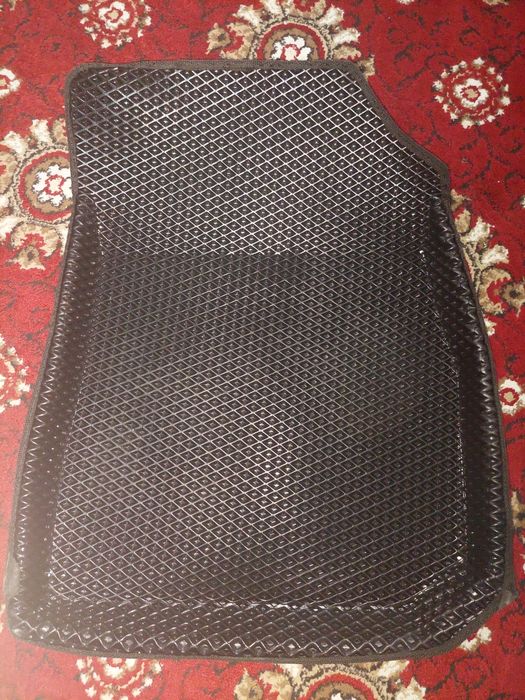 Полик  для  малибу