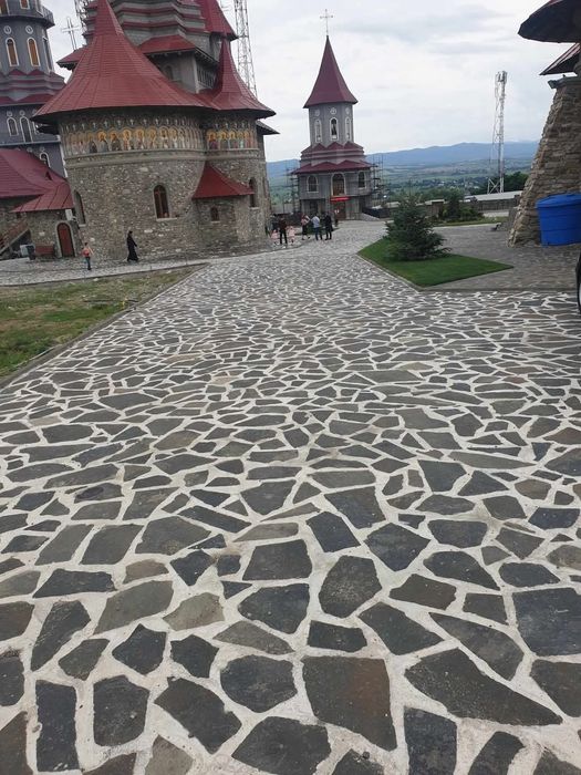 Va amenajam gradina cu piatra naturala