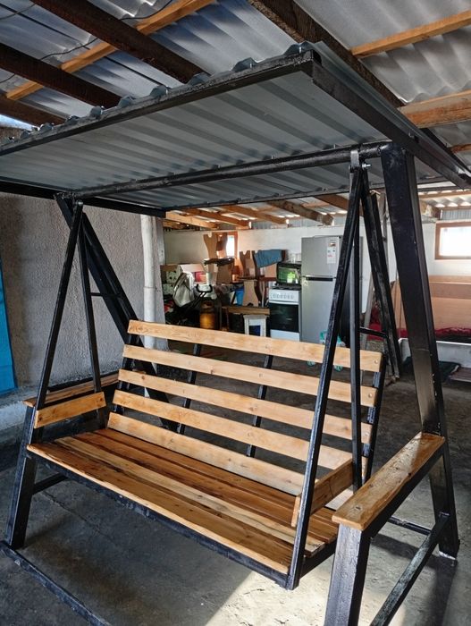 Сатылады Качеля шатырымен