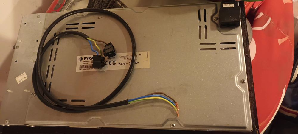 Продавам керамични котлони Пирамис