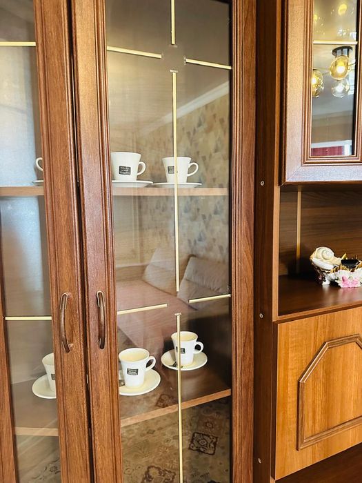 Мебель. Стенка-сервант