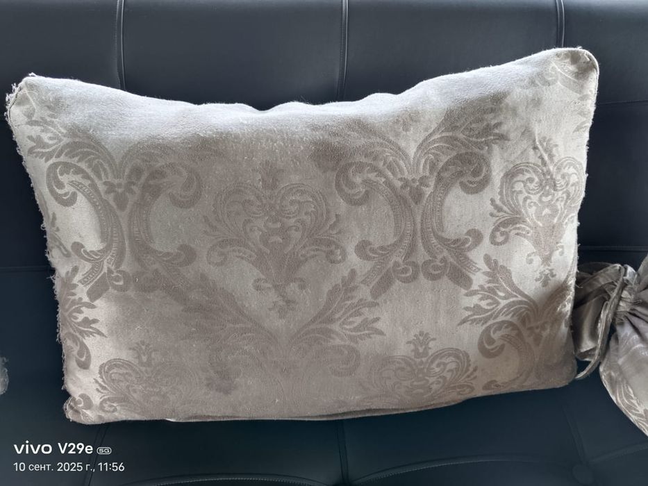 Продам подушки 6 шт