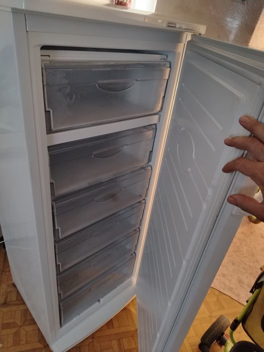 Продам морозильник в хорошем состоянии