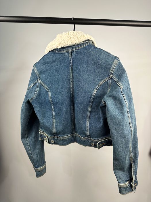 MANGO дамско късо яке с цип и яка от каракул