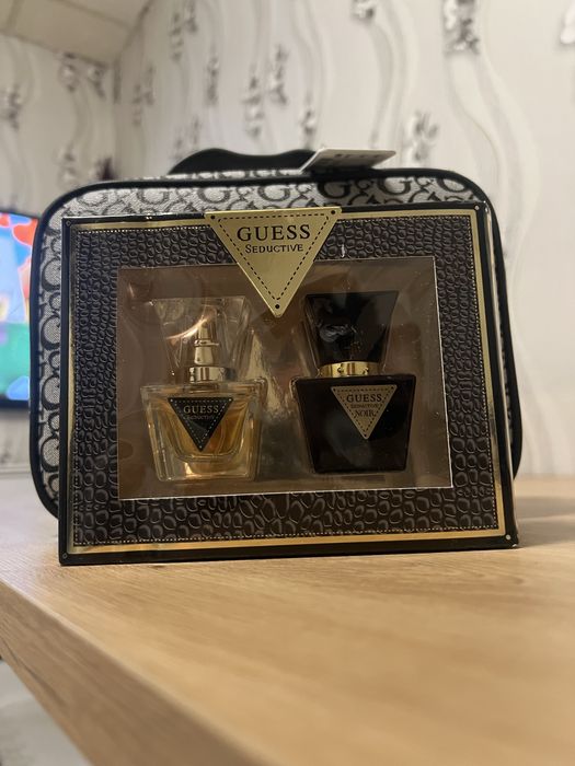 Guess комплект чанта и парфюми
