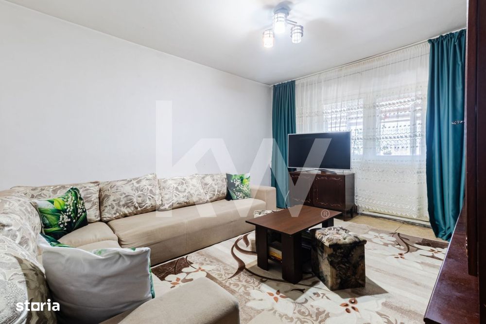 Vanzare apartament cu 3 camere, decomandat, mobilat si utilat - Zona F