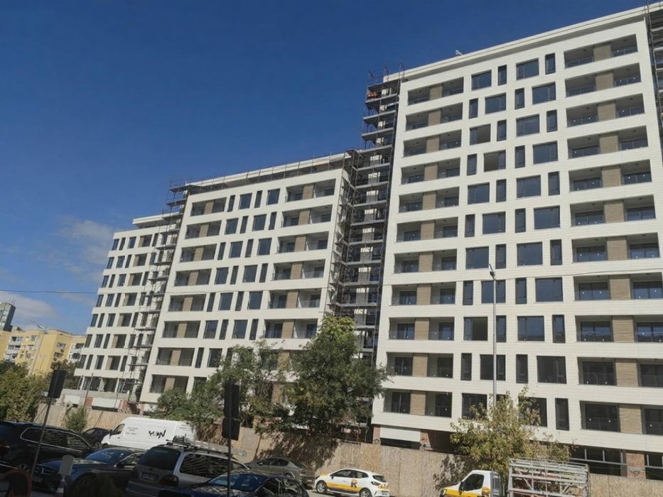 Продава се Двустаен апартамент в Пловдив, Тракия - 65 кв.м за 1020 €/кв.м - Снимка #1
