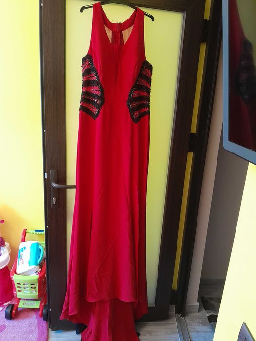 Vand rochie ocazie in stare buna