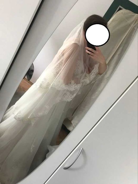 Rochie de mireasă cu trenă lungă