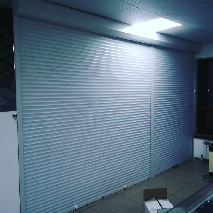 Гильотиное остекление Пергола Рольставни Ворота Двери шлагбаум