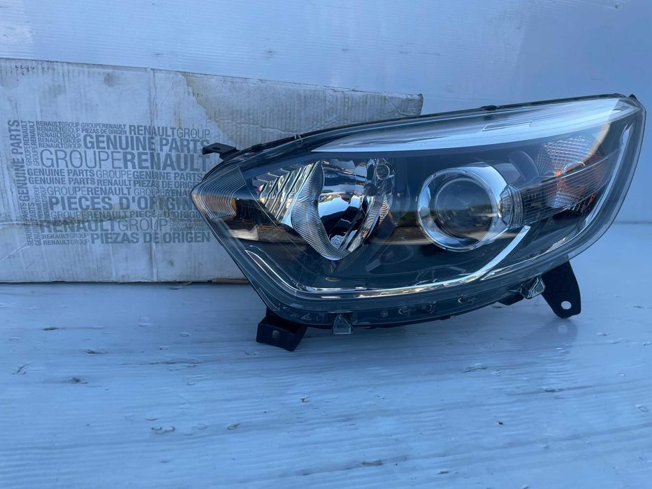 Far stanga Renault Captur 1 2013-2019 nou original Renault
