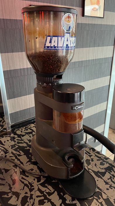 Барово оборудване и обзавеждане